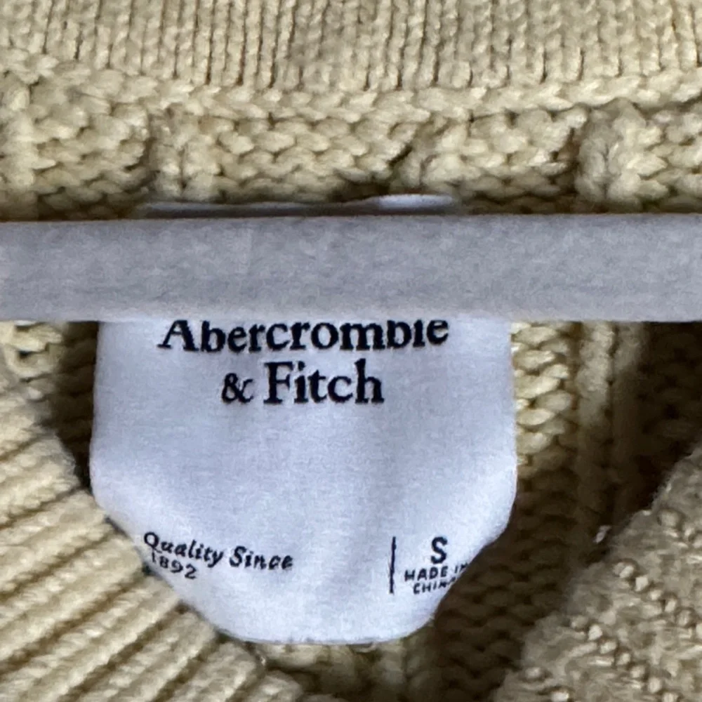 Abercrombie & Fitch Butter Yellow Cable Knit‎ Sweater Vest Size Small